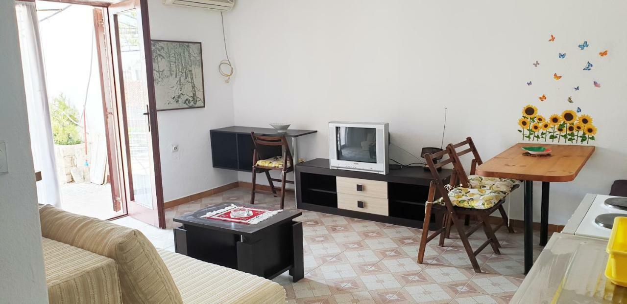 Apartments Prag Ulcinj Exterior photo